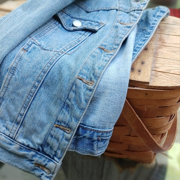 Sweet jean jacket with patch on back - Picture 12 of 14